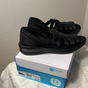 BZees black comfort sandal